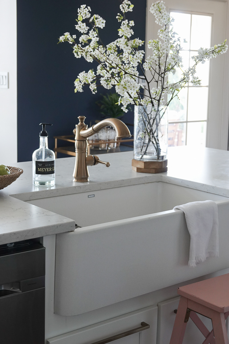 The Best Farmhouse Sink - Sincerely, Sara D. | Home Decor & DIY Projects